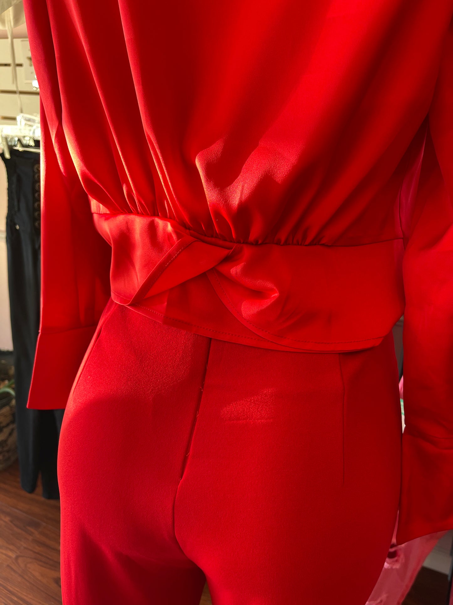 BOW FRONT LONG SLEEVE TOP